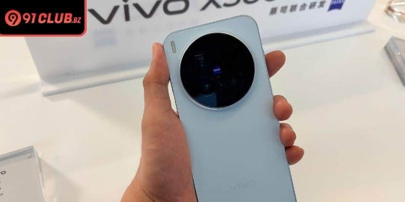 Vivo X300 Pro smartphone featuring a Dimensity 9500 chip